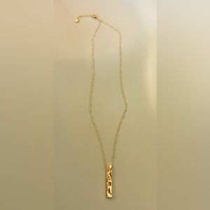 Plunder long gold necklace